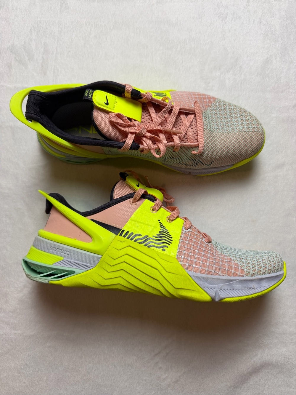 Nike Metcon 8 FlyEase Women’s 8 Arctic Orange Volt Training Shoes